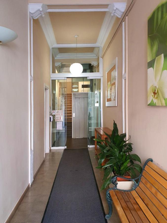 Hostal Canigo El Pont de Suert Bagian luar foto