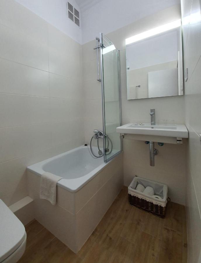 Hostal Canigo El Pont de Suert Bagian luar foto