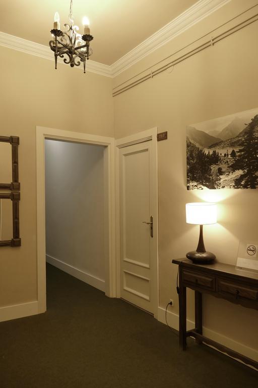 Hostal Canigo El Pont de Suert Bagian luar foto