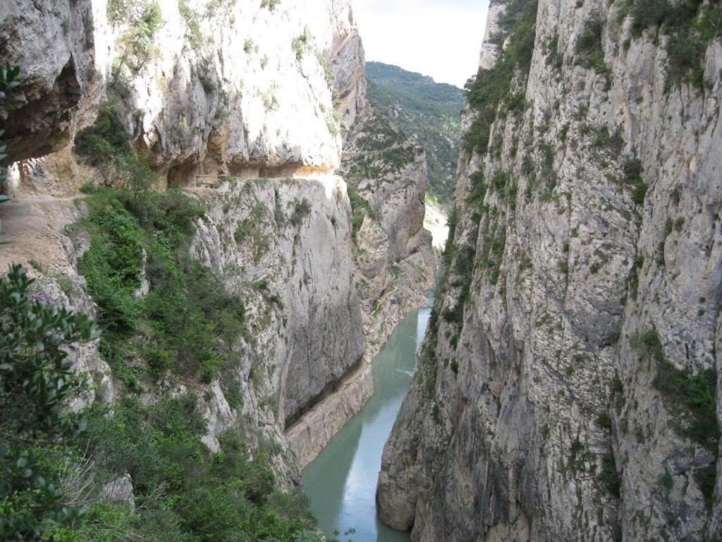 Hostal Canigo El Pont de Suert Bagian luar foto